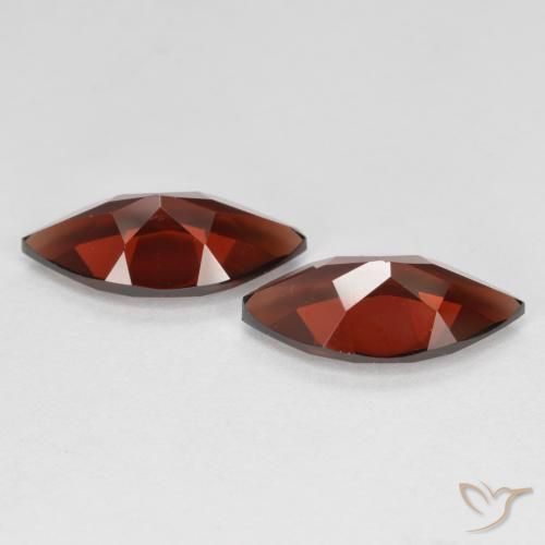 Shop natural 4.05ct Rouge sang profond Grenat pyrope gems, Marquise, from Mozambique at GemSelect. In stock, global shipping!