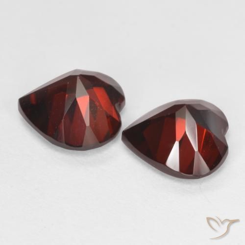 Shop natural 4.18ct Rouge foncé Grenat pyrope gems, Cœur, from Mozambique at GemSelect. In stock, global shipping!