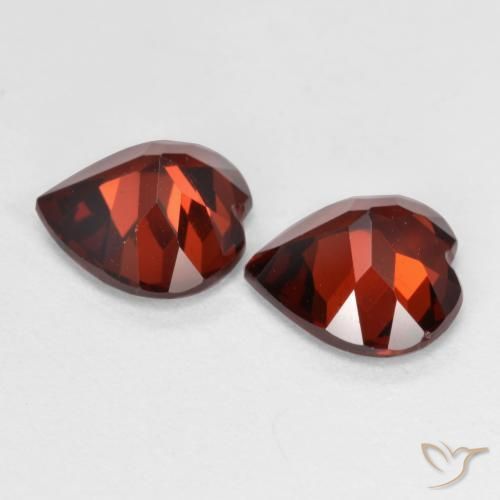 Shop natural 3.51ct Rouge sang profond Grenat pyrope gems, Cœur, from Mozambique at GemSelect. In stock, global shipping!