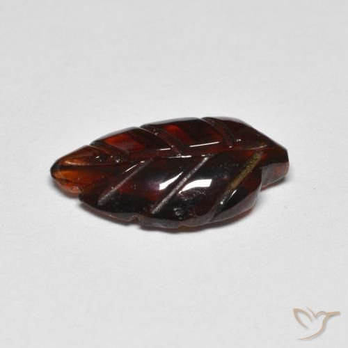 Grenat pyrope Rouge foncé naturelle Fantaisie, 3.20 ct, Transparent