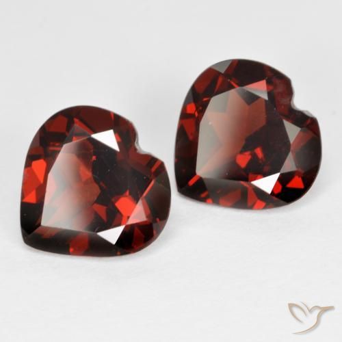 Shop natural 3.82ct Rouge foncé Grenat pyrope gems, Cœur, from Mozambique at GemSelect. In stock, global shipping!