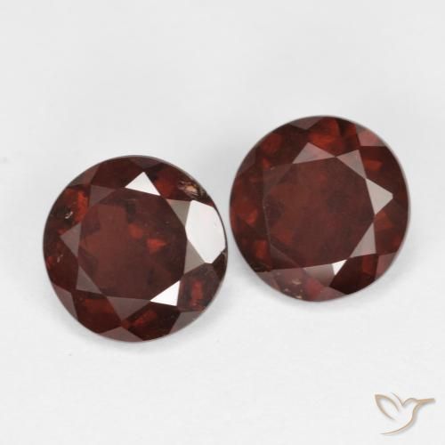 Shop natural 1.77ct Rouge Sangria Grenat pyrope gems, Tour, from Mozambique at GemSelect. In stock, global shipping!