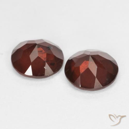 Shop natural 1.77ct Rouge Sangria Grenat pyrope gems, Tour, from Mozambique at GemSelect. In stock, global shipping!