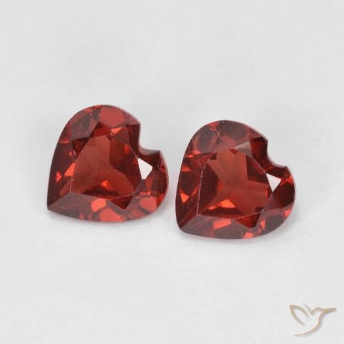 Shop natural 0.99ct Rouge groseille Grenat pyrope gems, Cœur, from Mozambique at GemSelect. In stock, global shipping!