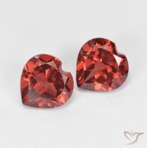 Shop natural 1.31ct Rouge moyen Grenat pyrope gems, Cœur, from Mozambique at GemSelect. In stock, global shipping!