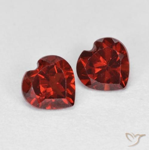 Shop natural 1.18ct Rouge Sangria Grenat pyrope gems, Cœur, from Mozambique at GemSelect. In stock, global shipping!