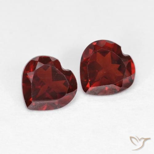 Shop natural 1.04ct Rouge sang Grenat pyrope gems, Cœur, from Mozambique at GemSelect. In stock, global shipping!
