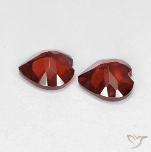 Shop natural 0.99ct Rouge Sangria Grenat pyrope gems, Cœur, from Mozambique at GemSelect. In stock, global shipping!