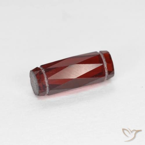 Grenat pyrope Rouge foncé naturelle Fantaisie, 1.42 ct, VS