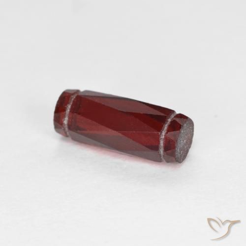 Grenat pyrope Rouge foncé naturelle Fantaisie, 1.40 ct, VS