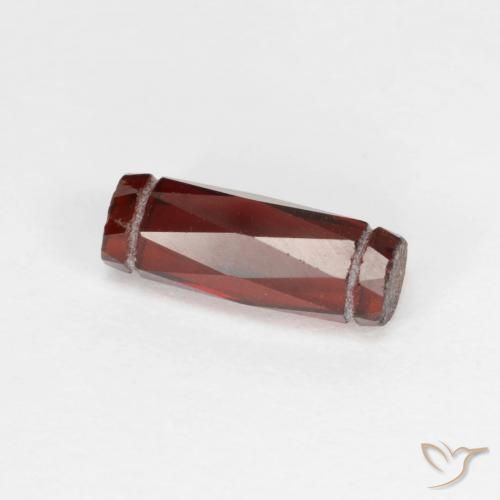 Grenat pyrope Rouge foncé naturelle Fantaisie, 1.38 ct, VS
