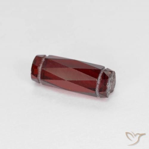 Grenat pyrope Rouge foncé naturelle Fantaisie, 1.31 ct, VS