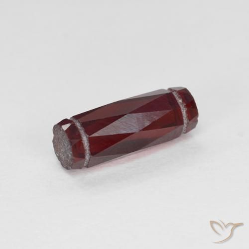 Grenat pyrope Rouge foncé naturelle Fantaisie, 1.46 ct, VS