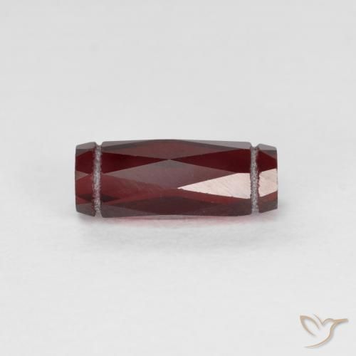 Grenat pyrope Rouge foncé naturelle Fantaisie, 1.46 ct, VS