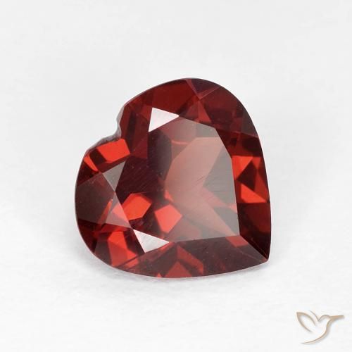 Grenat pyrope Rouge foncé naturelle Cœur, 1.71 ct, VVS