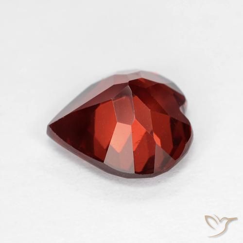 Grenat pyrope Rouge sang profond naturelle Cœur, 1.78 ct, VVS