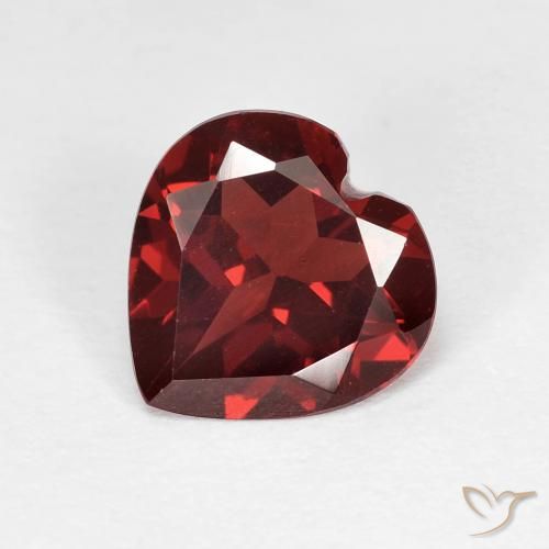 Grenat pyrope Rouge foncé naturelle Forme de coeur, 1.85 ct, VVS