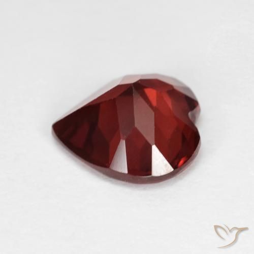 Grenat pyrope Rouge foncé naturelle Forme de coeur, 1.85 ct, VVS