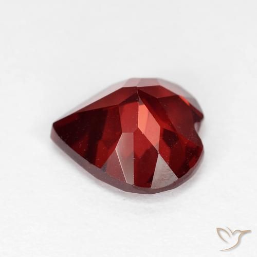 Grenat pyrope rouge naturelle forme de coeur, 1,92 ct, VVS