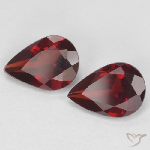 Shop natural 1.23ct Rouge foncé Grenat pyrope gems, En forme de poire, from Mozambique at GemSelect. In stock, global shipping!