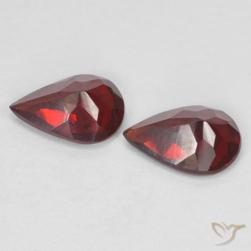 Shop natural 1.23ct Rouge foncé Grenat pyrope gems, En forme de poire, from Mozambique at GemSelect. In stock, global shipping!