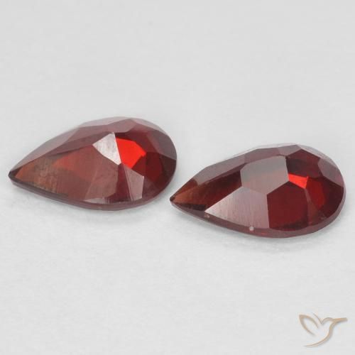 Shop natural 1.22ct Rouge foncé Grenat pyrope gems, En forme de poire, from Mozambique at GemSelect. In stock, global shipping!