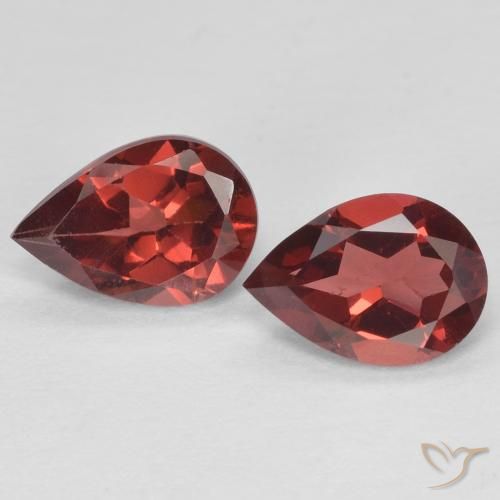 Shop natural 1.55ct Rouge foncé Grenat pyrope gems, En forme de poire, from Mozambique at GemSelect. In stock, global shipping!