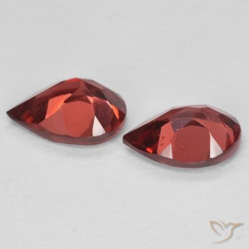 Shop natural 1.55ct Rouge foncé Grenat pyrope gems, En forme de poire, from Mozambique at GemSelect. In stock, global shipping!