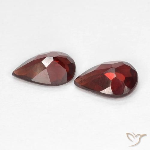 Shop natural 1.34ct Rouge foncé Grenat pyrope gems, En forme de poire, from Mozambique at GemSelect. In stock, global shipping!