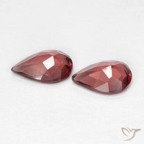 Shop natural 1.22ct Rouge écarlate profond Grenat pyrope gems, En forme de poire, from Mozambique at GemSelect. In stock, global shipping!