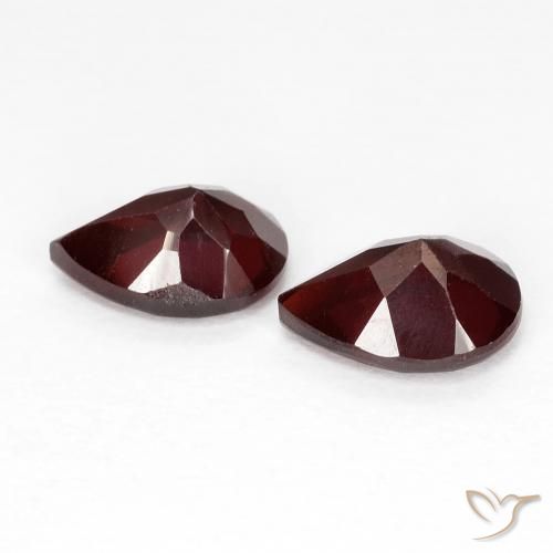 Shop natural 1.85ct Rouge foncé Grenat pyrope gems, En forme de poire, from Mozambique at GemSelect. In stock, global shipping!