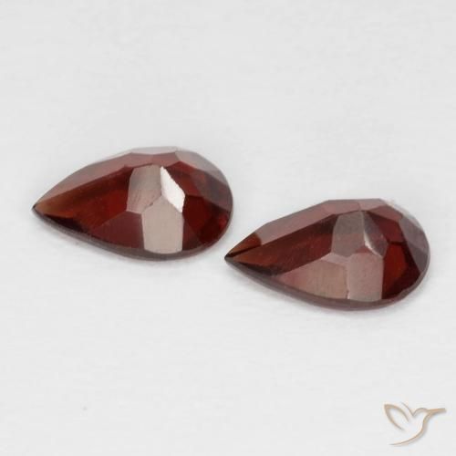 Shop natural 1.48ct Rouge foncé Grenat pyrope gems, En forme de poire, from Mozambique at GemSelect. In stock, global shipping!