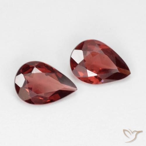 Shop natural 1.20ct Rouge foncé Grenat pyrope gems, En forme de poire, from Mozambique at GemSelect. In stock, global shipping!