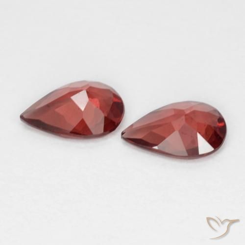 Shop natural 1.20ct Rouge foncé Grenat pyrope gems, En forme de poire, from Mozambique at GemSelect. In stock, global shipping!