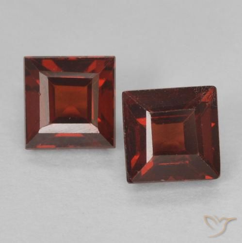 1.08ctw Naturel Rouge Sangria Grenat pyrope, Carré, VS
