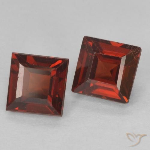 Shop natural 1.08ct Rouge Sangria Grenat pyrope gems, Carré, from Madagascar at GemSelect. In stock, global shipping!