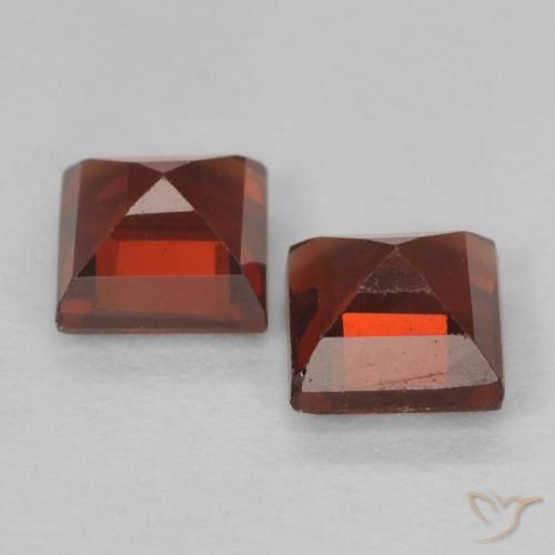 Shop natural 1.08ct Rouge Sangria Grenat pyrope gems, Carré, from Madagascar at GemSelect. In stock, global shipping!