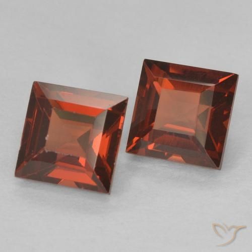Shop natural 1.06ct Rouge vif Grenat pyrope gems, Carré, from Madagascar at GemSelect. In stock, global shipping!