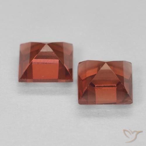Shop natural 0.90ct Rouge moyen Grenat pyrope gems, Carré, from Madagascar at GemSelect. In stock, global shipping!