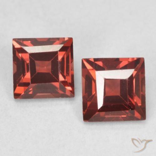 0.94ctw Naturel Rouge moyen Grenat pyrope, Carré, VVS-VS