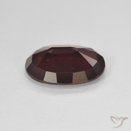 Grenat pyrope Rouge foncé naturelle ovale, 3.94 ct, VS