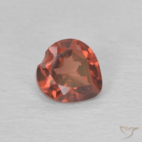Grenat pyrope Rouge moyen naturelle Cœur, 0.58 ct, VVS-VS
