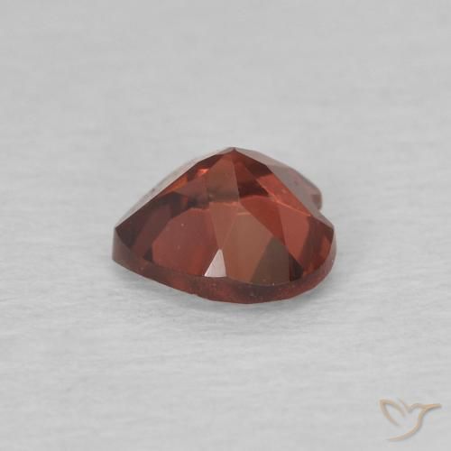 Grenat pyrope Rouge groseille naturelle Cœur, 0.59 ct, VVS-VS