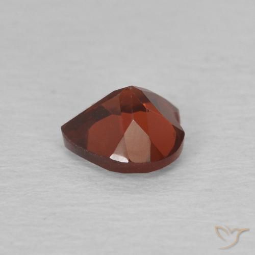Grenat pyrope Rouge groseille naturelle Cœur, 0.58 ct, VVS-VS