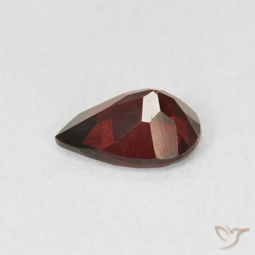 Grenat pyrope Rouge foncé naturelle En forme de poire, 0.77 ct, VS
