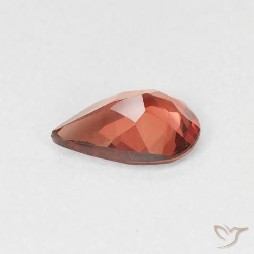 Grenat pyrope Rouge écarlate profond naturelle En forme de poire, 0.71 ct, VS