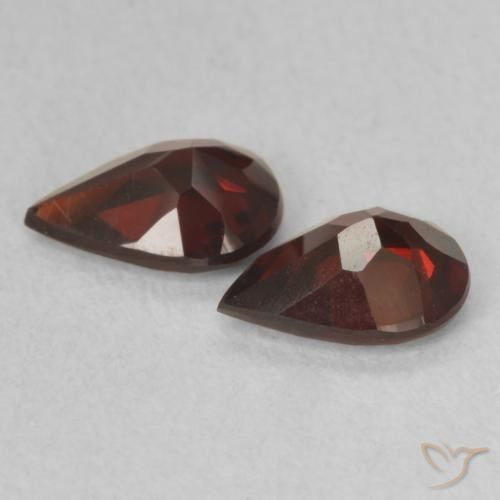Shop natural 1.43ct Rouge foncé Grenat pyrope gems, En forme de poire, from États Unis at GemSelect. In stock, global shipping!