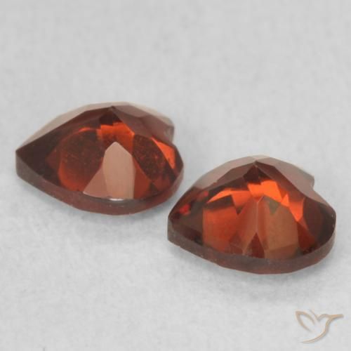 Shop natural 1.15ct Rouge moyen Grenat pyrope gems, Cœur, from États Unis at GemSelect. In stock, global shipping!