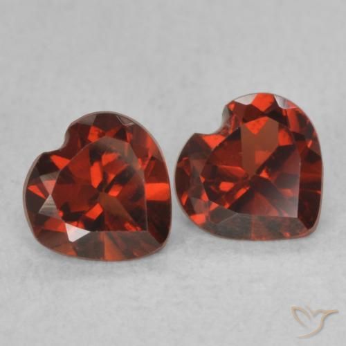 Shop natural 1.01ct Rouge Sangria Grenat pyrope gems, Cœur, from États Unis at GemSelect. In stock, global shipping!