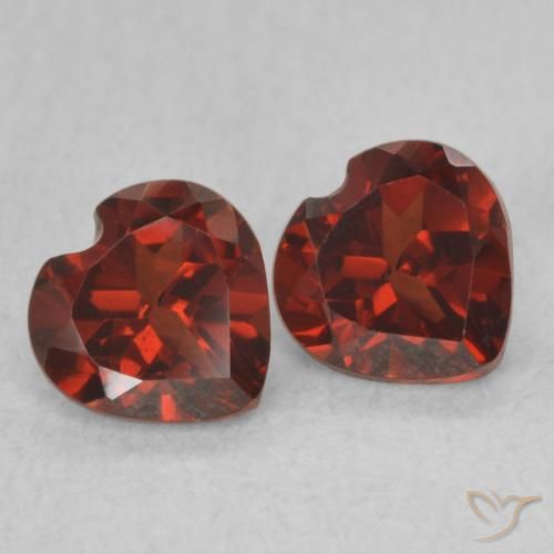 Shop natural 1.12ct Rouge moyen Grenat pyrope gems, Cœur, from États Unis at GemSelect. In stock, global shipping!